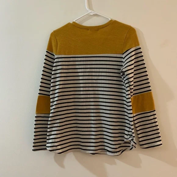Gold and black/white striped sweater size large - Picture 5 of 6
